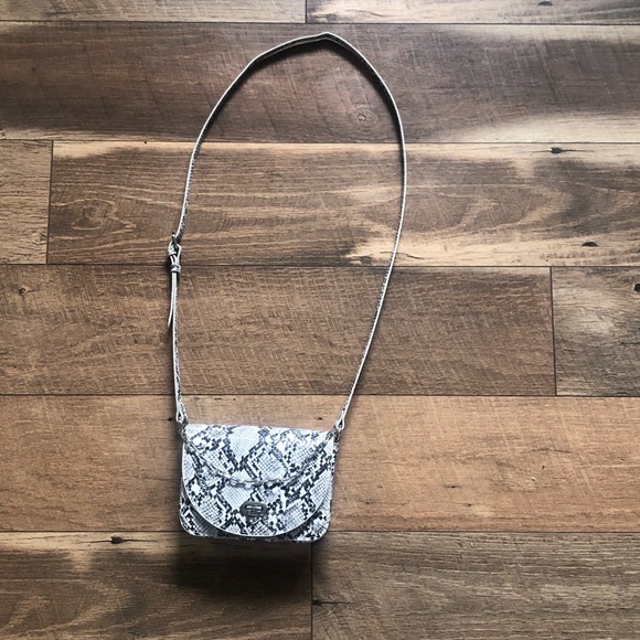 Urban Outfitters Snake Skin Purse - Picture 5 of 6
